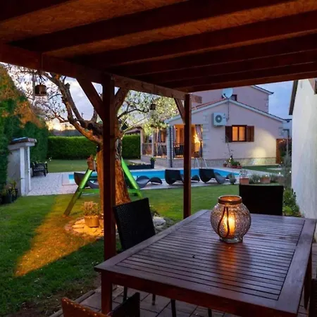 Villa Mia & Iva For 6 2 People Near With Private Pool & Kids Playground - Pet Friendly *