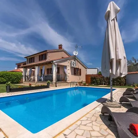 Mia & Iva For 6 2 People Near With Private Pool & Kids Playground - Pet Friendly *