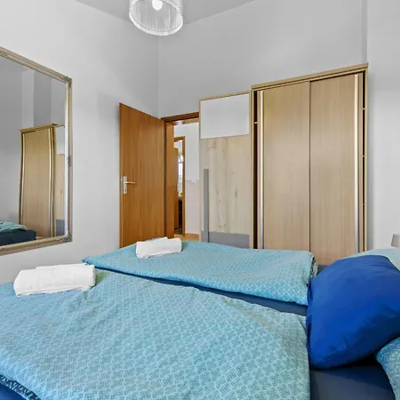 Mia & Iva For 6 2 People Near With Private Pool & Kids Playground - Pet Friendly Villa Poreč