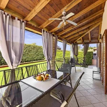 Villa Mia & Iva For 6 2 People Near With Private Pool & Kids Playground - Pet Friendly Poreč